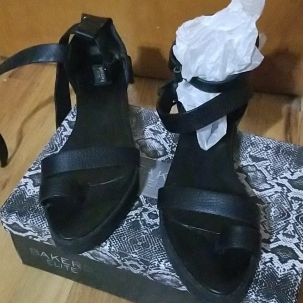 Platform flat sole sandals